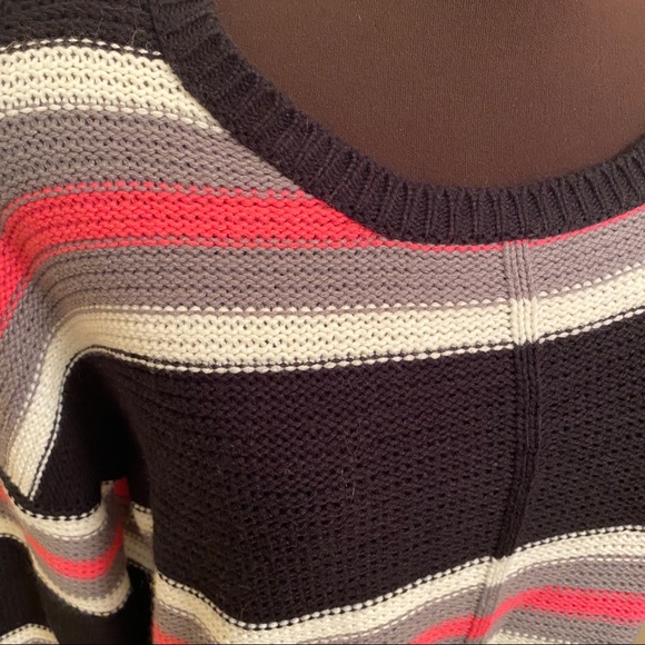 Free For All Striped Sweater, hi-lo, Size Sm - Picture 2 of 9